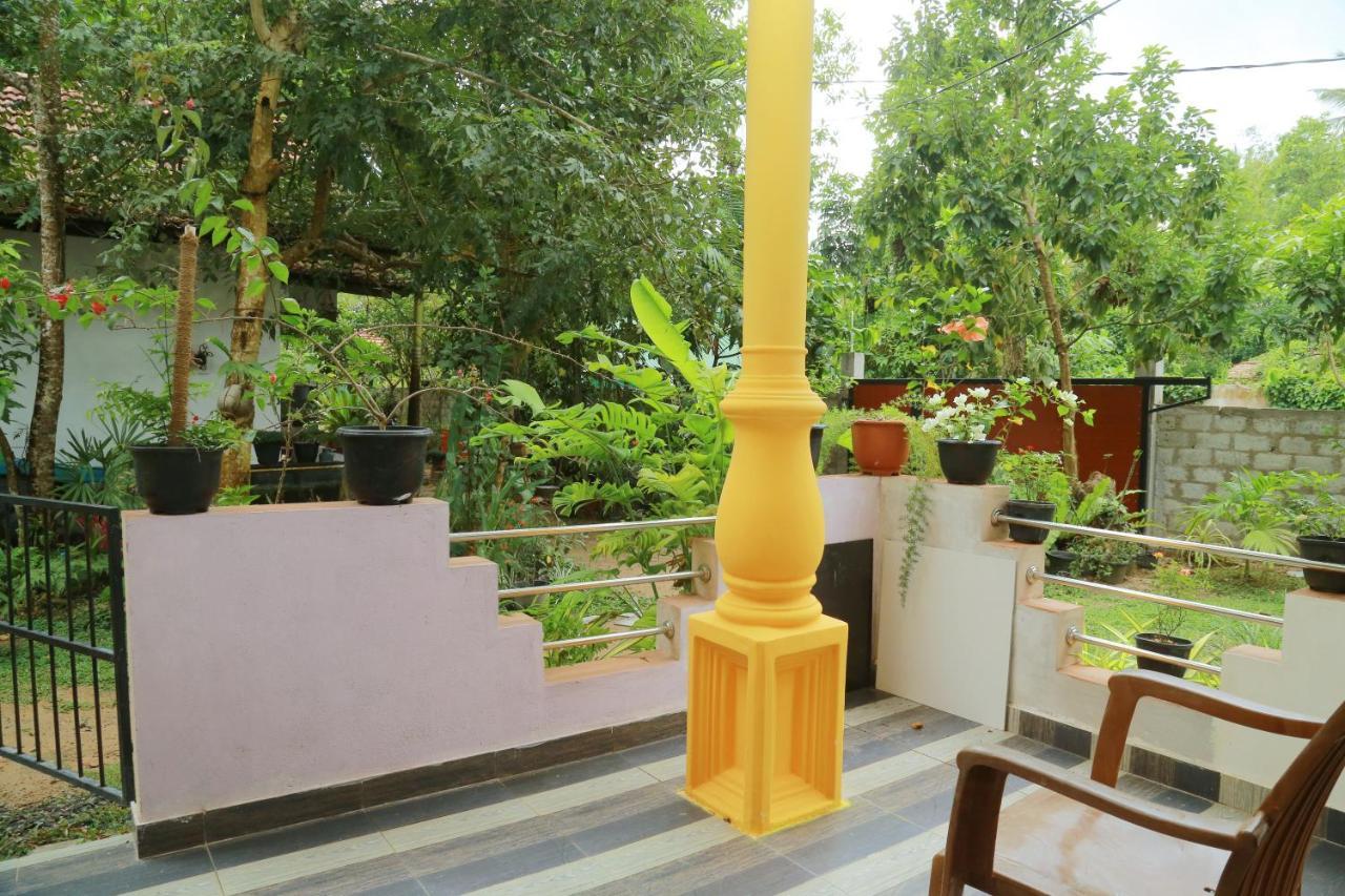 Happy Spring Guest Bed & Breakfast Мириса Екстериор снимка