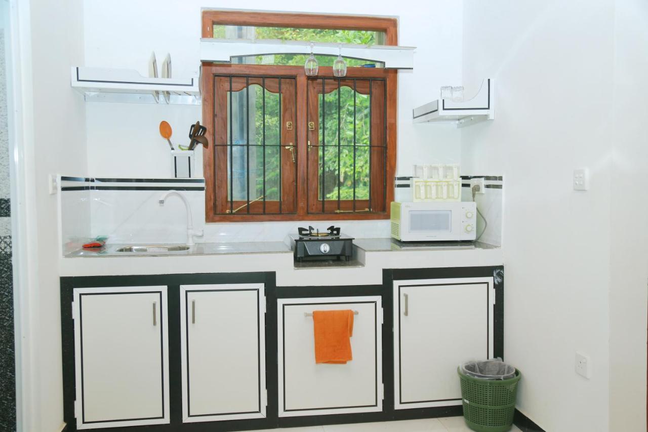 Happy Spring Guest Bed & Breakfast Мириса Екстериор снимка